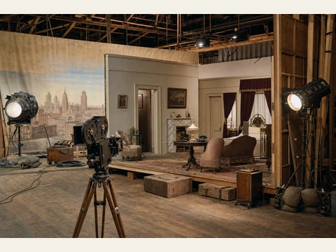 The full-color soundstage behind the apartment illusion.